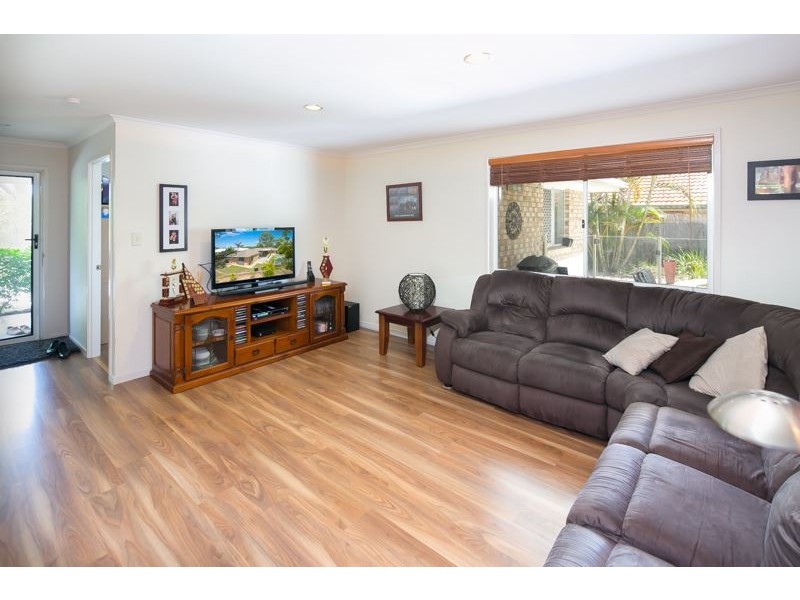 16 Edgeworth Place, Helensvale QLD 4212