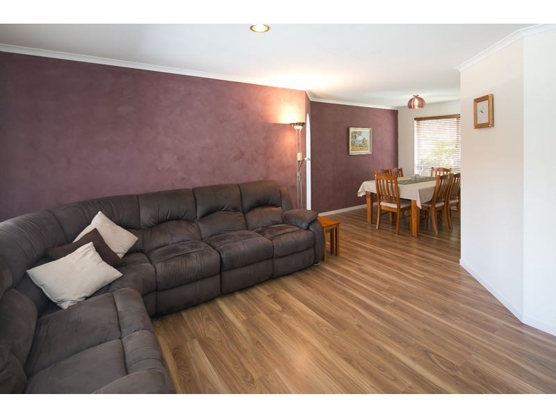 16 Edgeworth Place, Helensvale QLD 4212