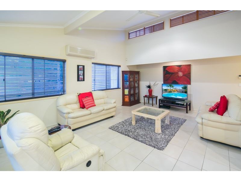 15 Tanunda Drive, Helensvale QLD 4212