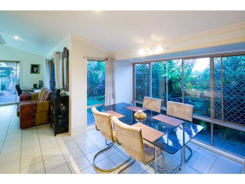 15 Tanunda Drive, Helensvale QLD 4212