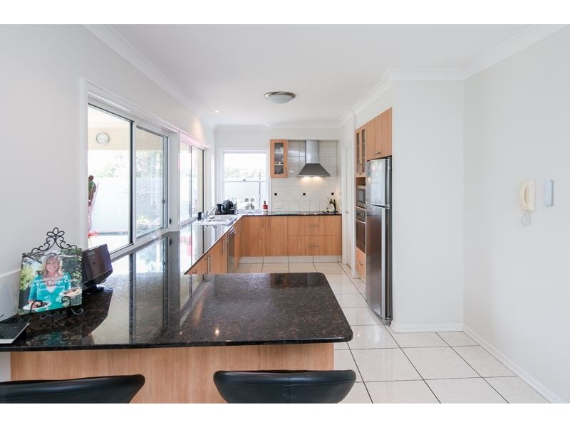 549 Oyster Cove Promenade, Helensvale QLD 4212