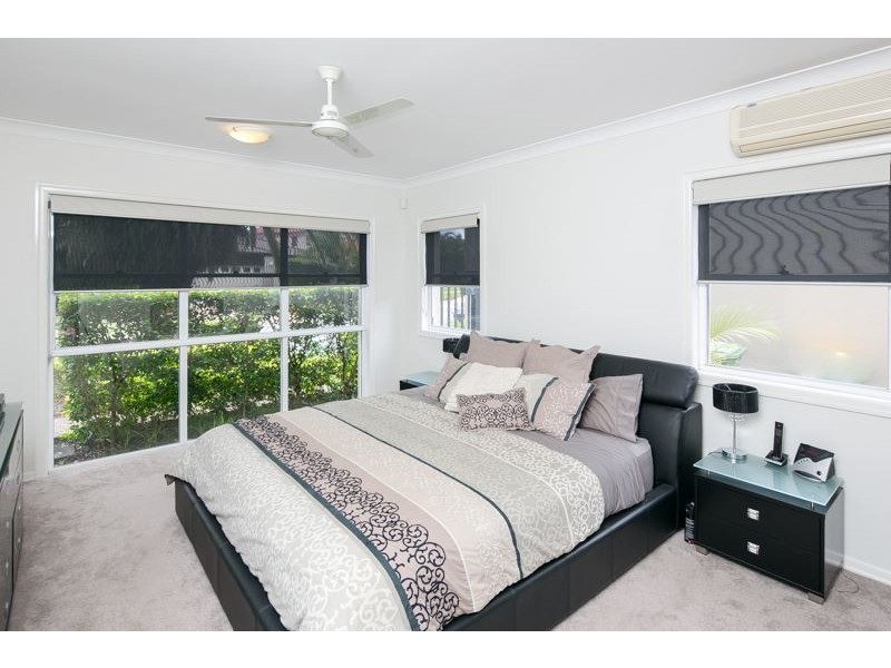 549 Oyster Cove Promenade, Helensvale QLD 4212