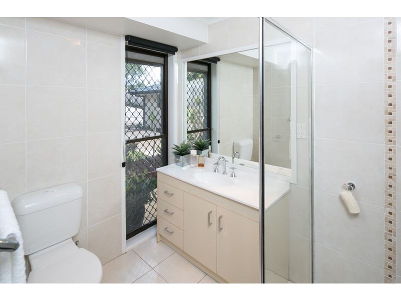 17 Ashford Road, Helensvale QLD 4212