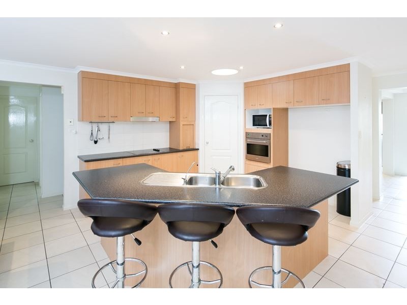 4 Broxbourne Place, Oxenford QLD 4210