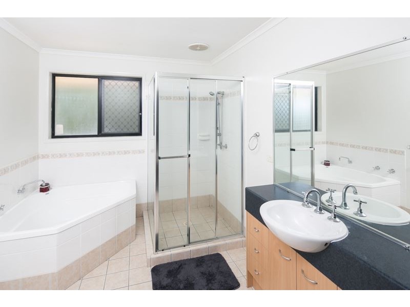 4 Broxbourne Place, Oxenford QLD 4210