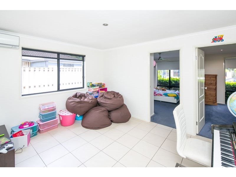 4 Broxbourne Place, Oxenford QLD 4210
