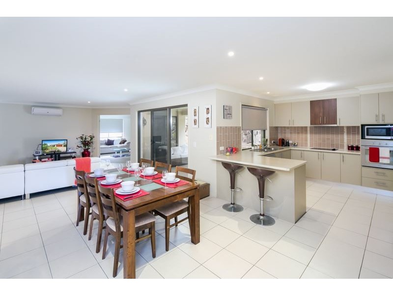 10 Sangster Crescent, Pacific Pines QLD 4211