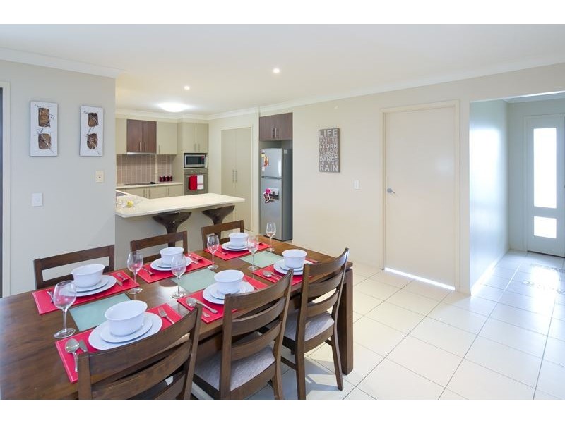 10 Sangster Crescent, Pacific Pines QLD 4211