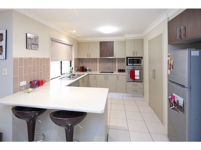 10 Sangster Crescent, Pacific Pines QLD 4211