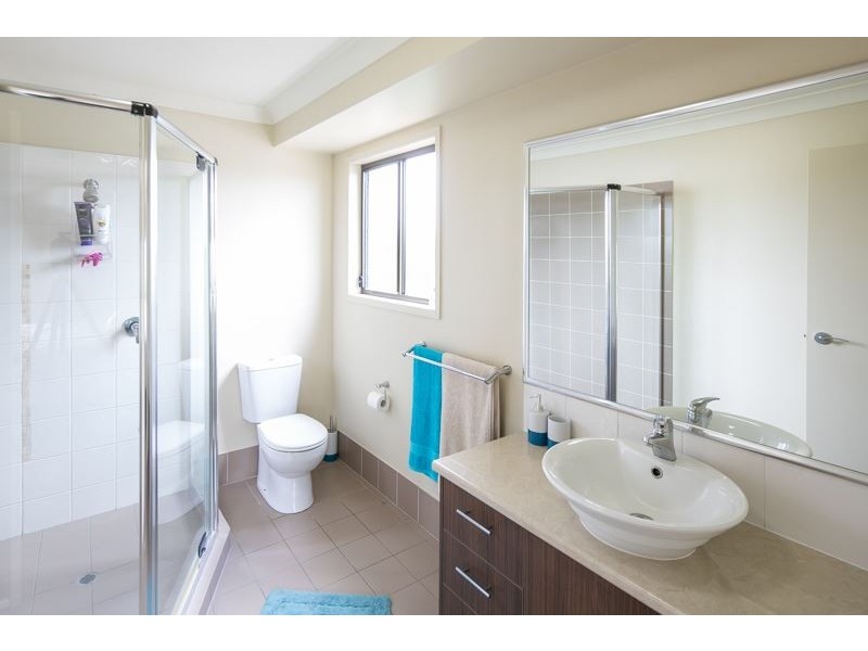 10 Sangster Crescent, Pacific Pines QLD 4211