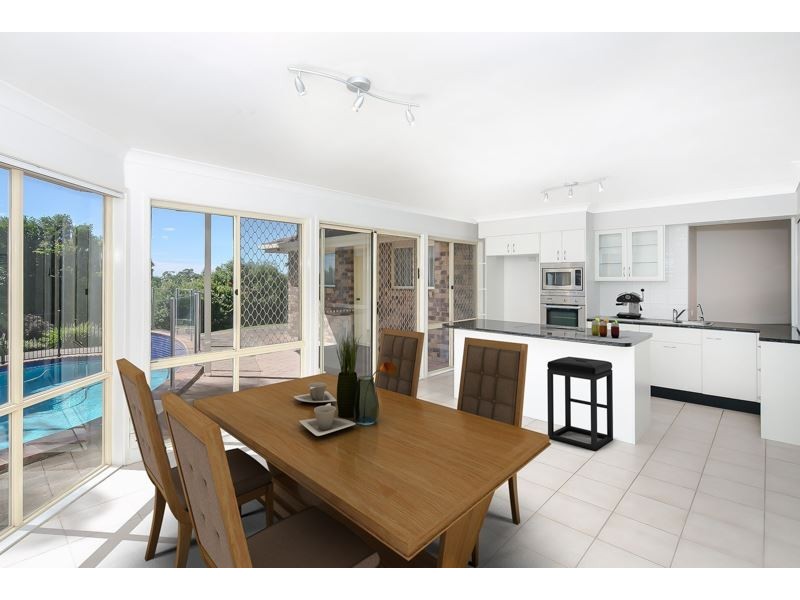 1 Maldon Court, Helensvale QLD 4212