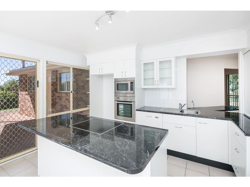 1 Maldon Court, Helensvale QLD 4212