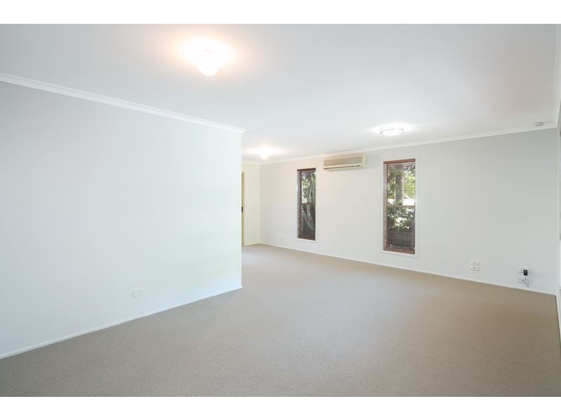 8 Artists Avenue, Oxenford QLD 4210