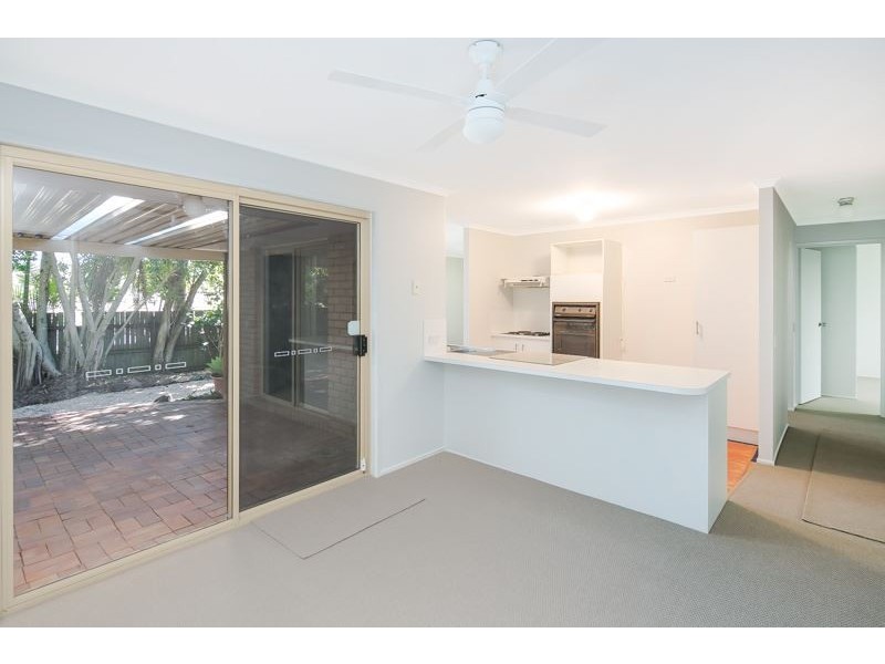 8 Artists Avenue, Oxenford QLD 4210