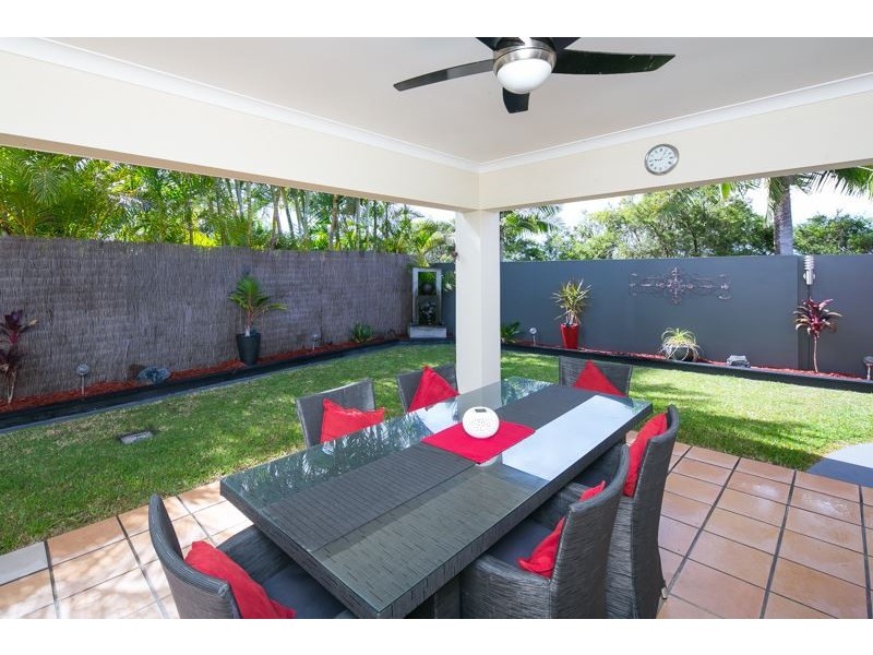 549 Oyster Cove Promenade, Helensvale QLD 4212