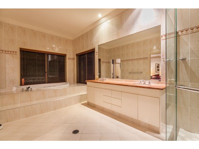 222 Crane Crescent, Nerang QLD 4211