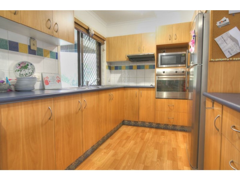2 Pauline Place, Highland Park QLD 4211