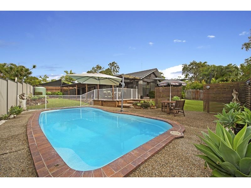 19 Barradine Crescent, Helensvale QLD 4212