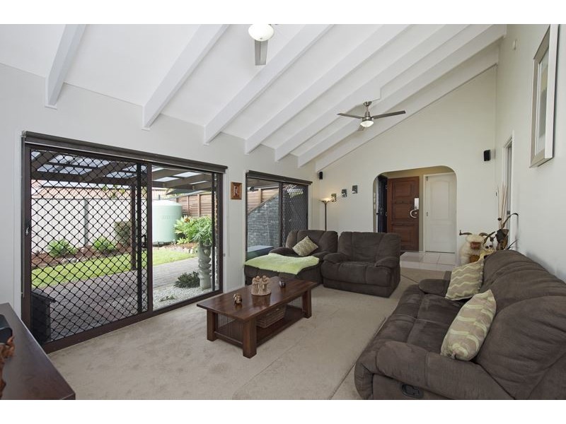 19 Barradine Crescent, Helensvale QLD 4212