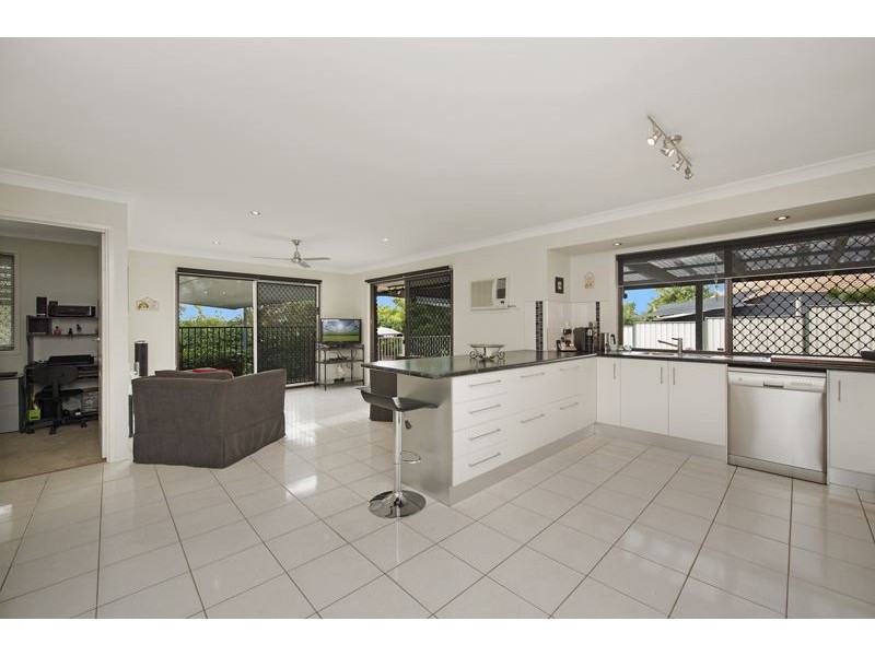 19 Barradine Crescent, Helensvale QLD 4212