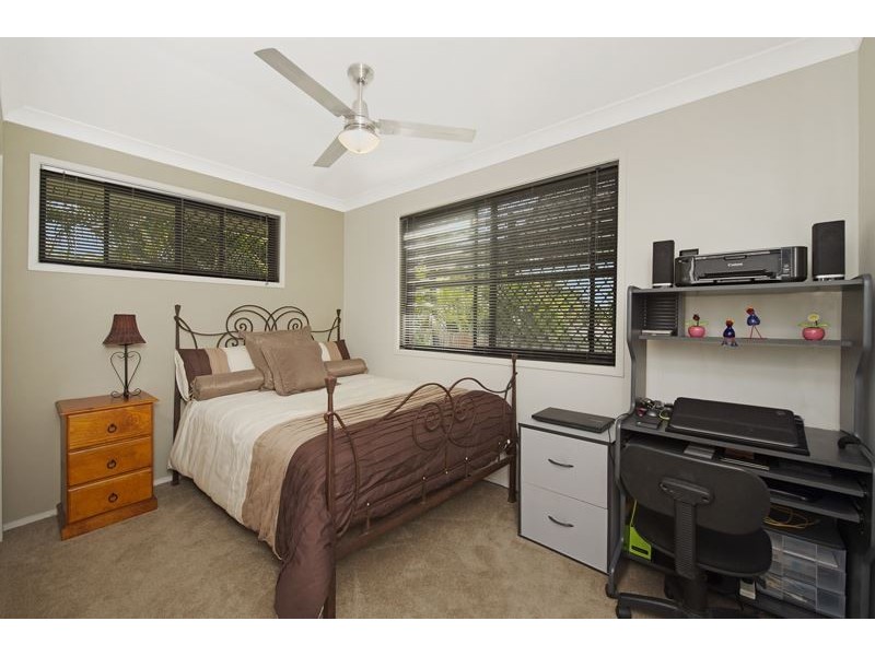 19 Barradine Crescent, Helensvale QLD 4212