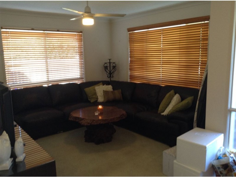 2/102 Cootharaba Drive, Helensvale QLD 4212