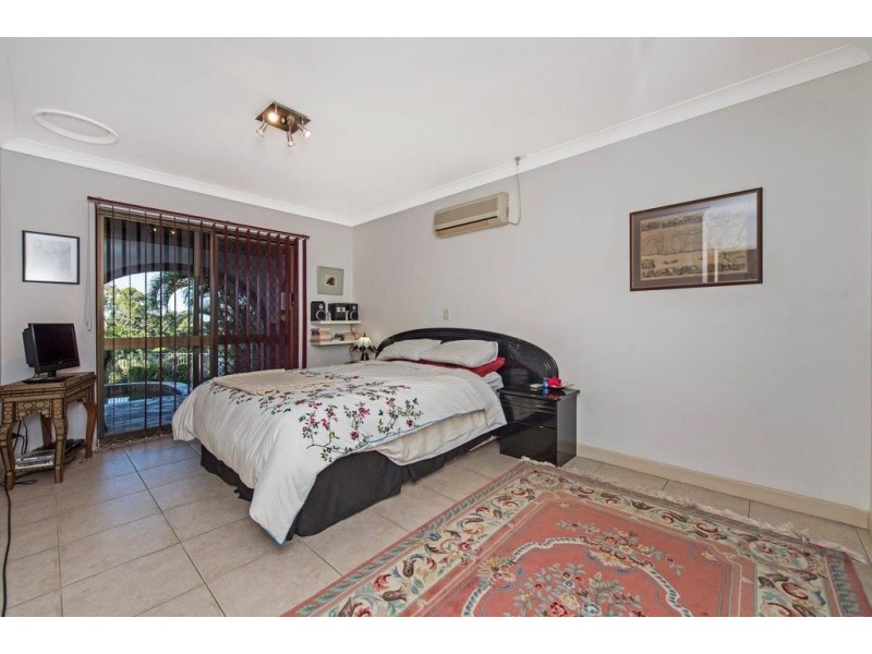 10 Riverstone Road, Helensvale QLD 4212