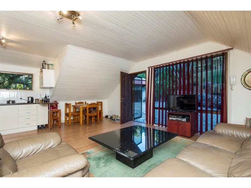 10 Riverstone Road, Helensvale QLD 4212