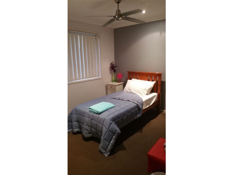 8 Dine Court, Upper Coomera QLD 4209