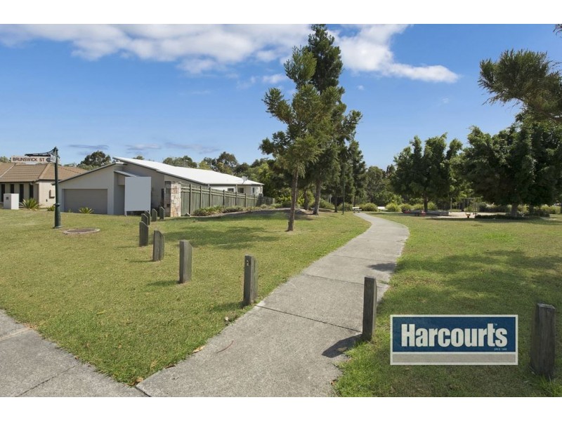 26 Lennox Street, Pacific Pines QLD 4211