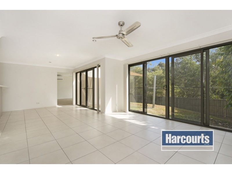 26 Lennox Street, Pacific Pines QLD 4211