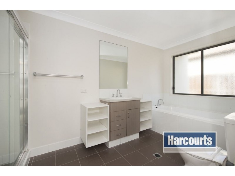 26 Lennox Street, Pacific Pines QLD 4211