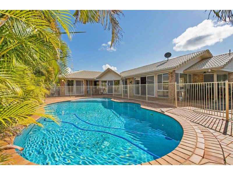 25 Lakeshore Drive, Helensvale QLD 4212