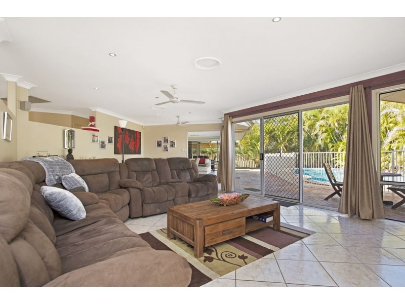 25 Lakeshore Drive, Helensvale QLD 4212