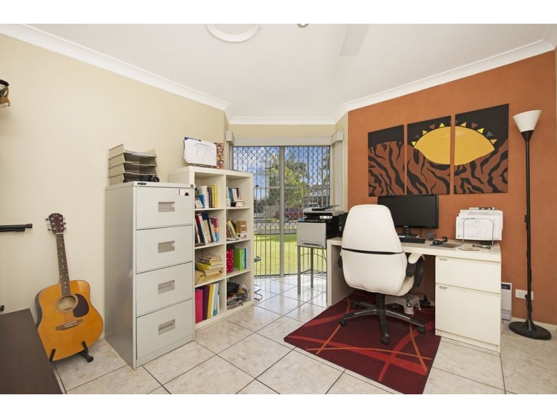 25 Lakeshore Drive, Helensvale QLD 4212