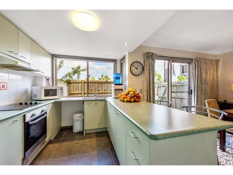 17/643 Pine Ridge Road, Coombabah QLD 4216