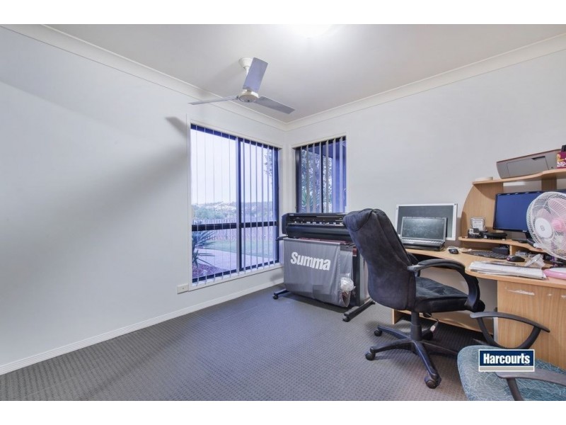 4 Dunn Court, Maudsland QLD 4210