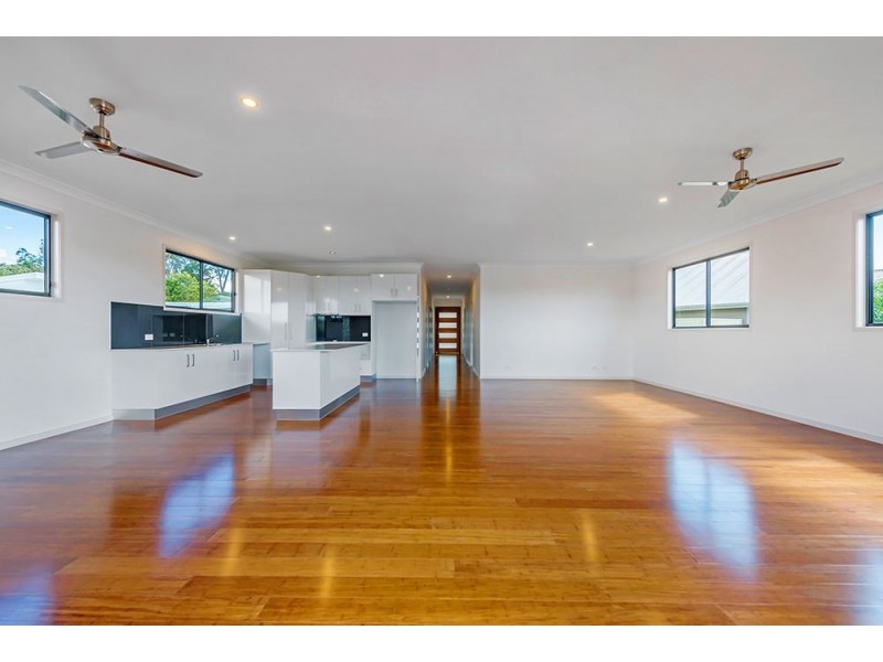 15 Harriet Lane, Oxenford QLD 4210