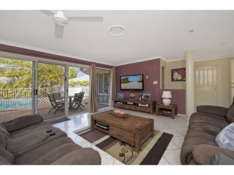 25 Lakeshore Drive, Helensvale QLD 4212