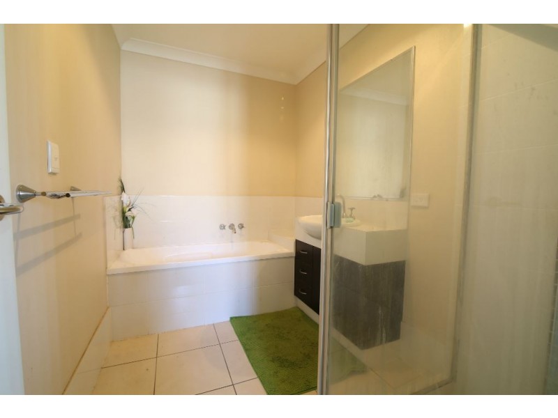 5 Bushland Place, Maudsland QLD 4210