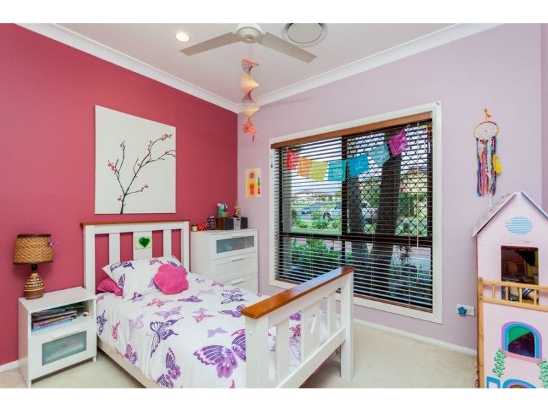 15 Portreeves Place, Arundel QLD 4214