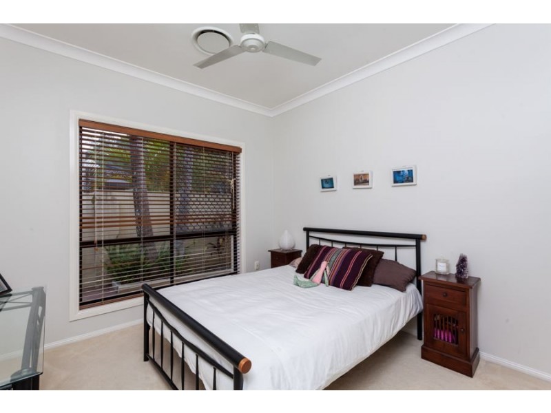 15 Portreeves Place, Arundel QLD 4214