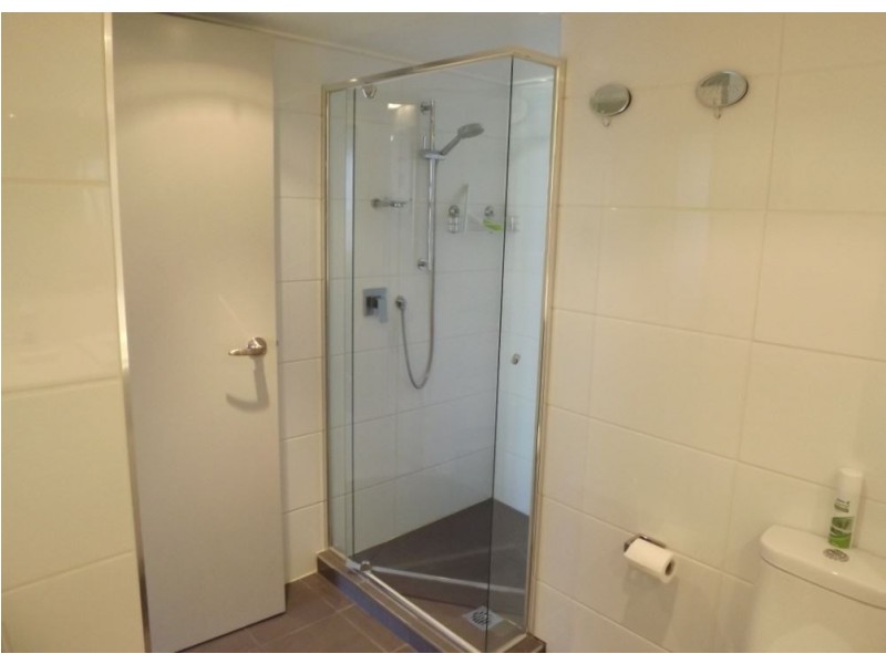 8A/33 Thornton Street, Surfers Paradise QLD 4217