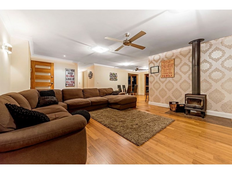 18 Ashford Road, Helensvale QLD 4212