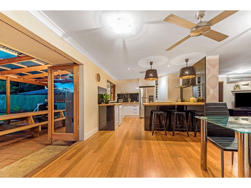 18 Ashford Road, Helensvale QLD 4212