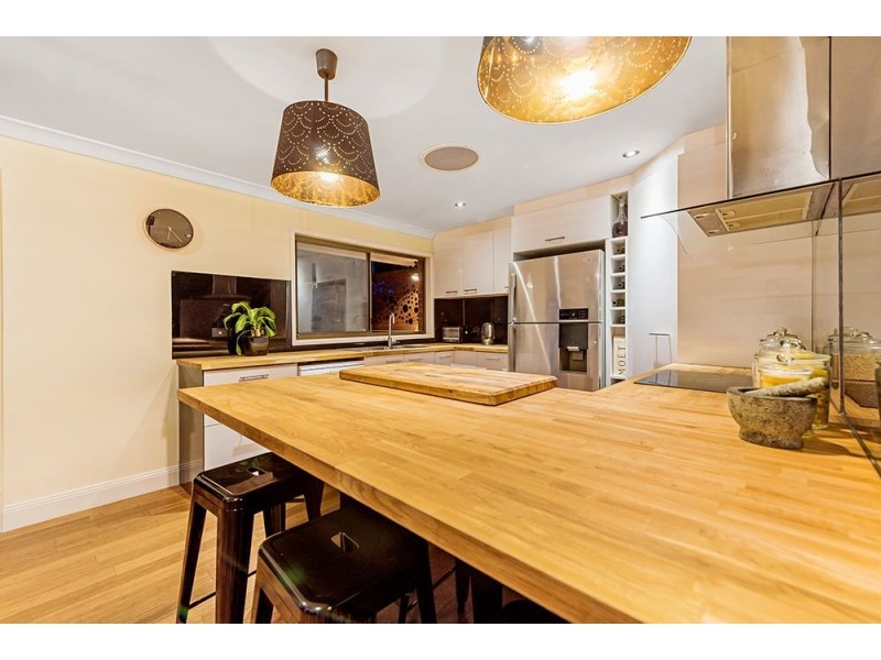 18 Ashford Road, Helensvale QLD 4212