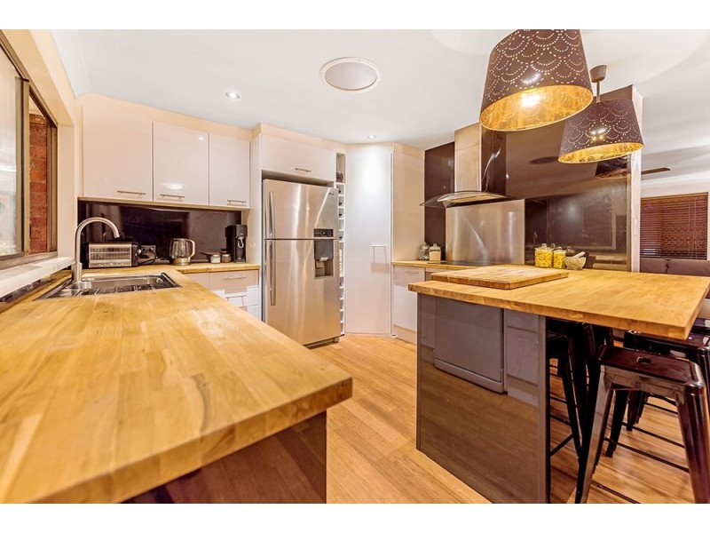 18 Ashford Road, Helensvale QLD 4212