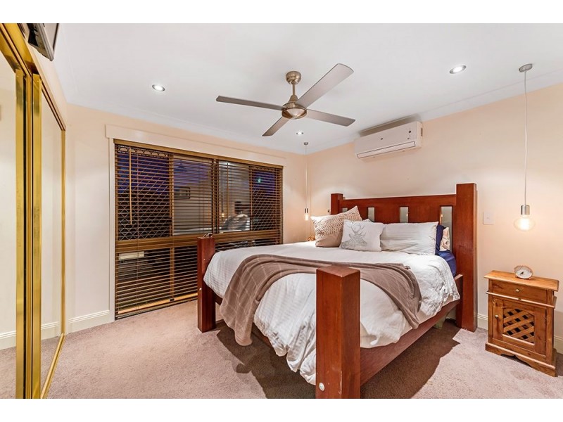 18 Ashford Road, Helensvale QLD 4212