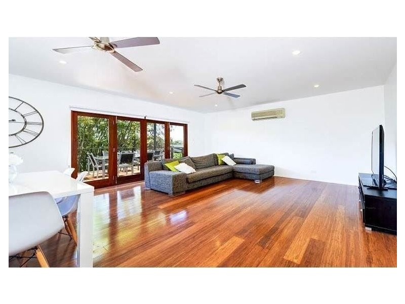 41 Deakin Avenue, Southport QLD 4215