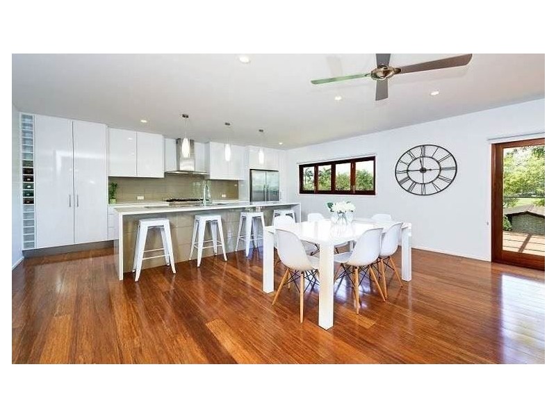 41 Deakin Avenue, Southport QLD 4215